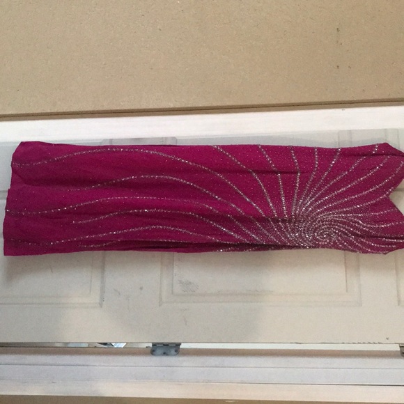 FORMAL DRESS - Picture 3 of 8